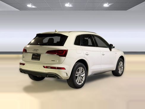 Used 2023 Audi Q5 2.0T Premium w/ Convenience Package AWD/4WD image 9