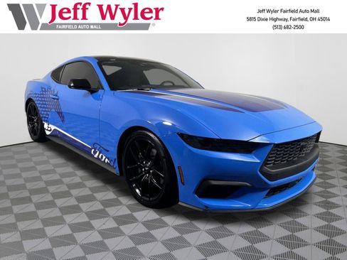 Used 2025 Ford Mustang Coupe image 1