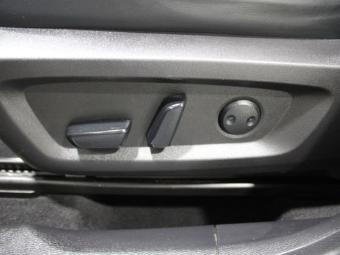 Used 2022 Mitsubishi Outlander SE image 4