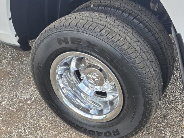 Used 2024 RAM 3500 Tradesman w/ Chrome Appearance Group AWD/4WD image 8