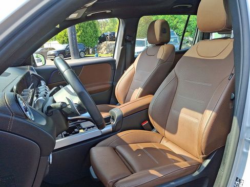 Used 2022 Mercedes-Benz GLB 35 AMG 4MATIC image 17