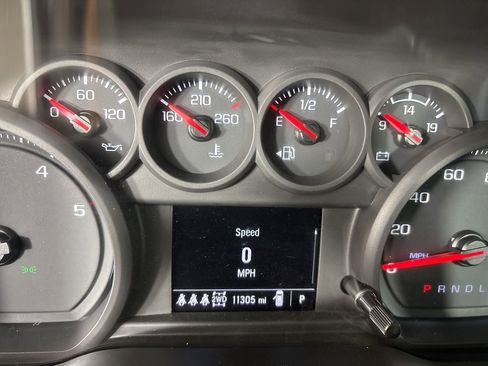 Used 2025 Chevrolet Silverado 3500 W/T image 12