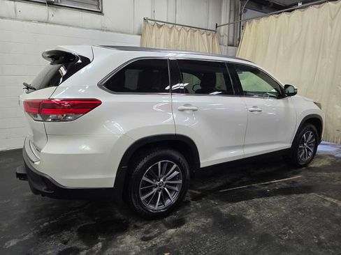 Used 2019 Toyota Highlander XLE image 6