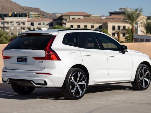 Used 2023 Volvo XC60 B5 Ultimate w/ Protection Package AWD/4WD image 11