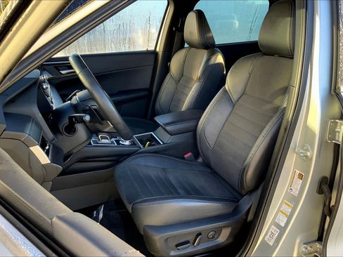 Used 2023 Mitsubishi Outlander SE image 7