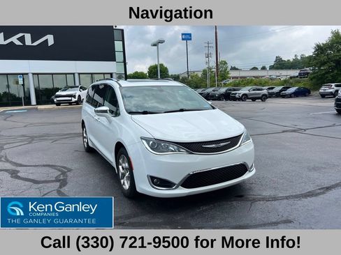 Used 2019 Chrysler Pacifica Limited FWD image 3