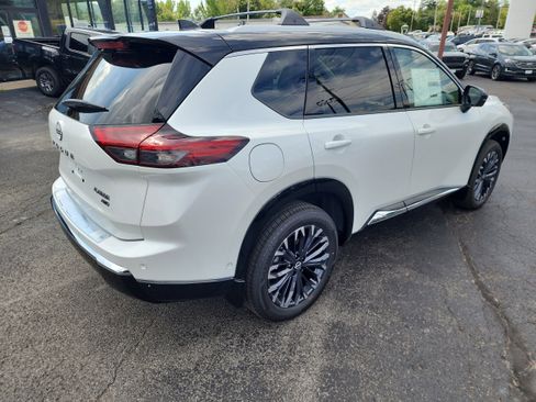 New 2026 Nissan Rogue Platinum w/ Platinum Premium Package image 8