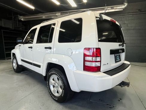Used 2010 Jeep Liberty Sport w/ Popular Equipment Group AWD/4WD image 5