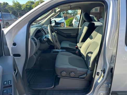 Used 2011 Nissan Xterra S AWD/4WD image 11