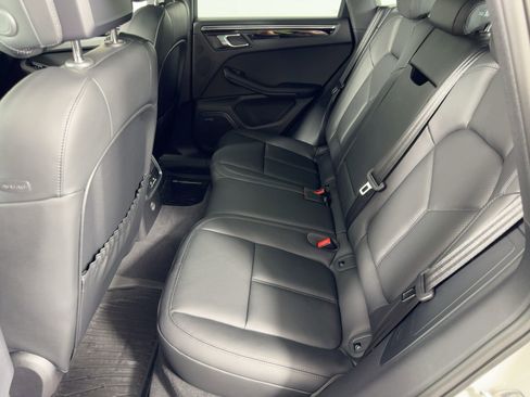 Used 2026 Porsche Macan image 15