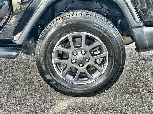 Used 2021 Jeep Wrangler Sport image 19