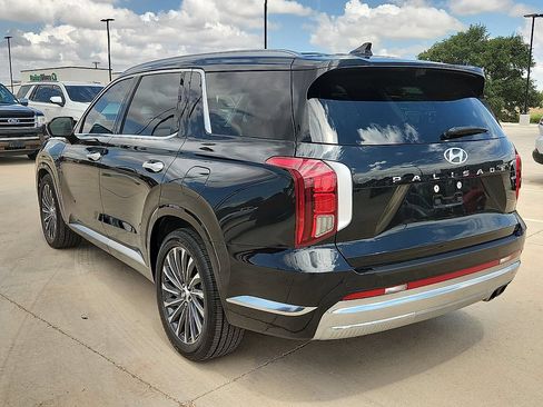 Used 2024 Hyundai Palisade Calligraphy AWD/4WD image 2