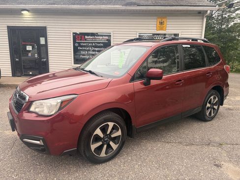 Used 2017 Subaru Forester 2.5i Premium w/ All-Weather Package AWD/4WD image 2