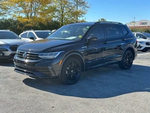 Used 2022 Volkswagen Tiguan SE R-Line image 3