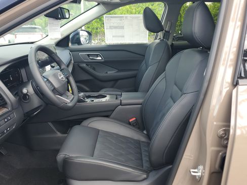 New 2025 Nissan Rogue Platinum w/ Platinum Premium Package image 10