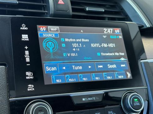 Used 2017 Honda Civic Touring image 18