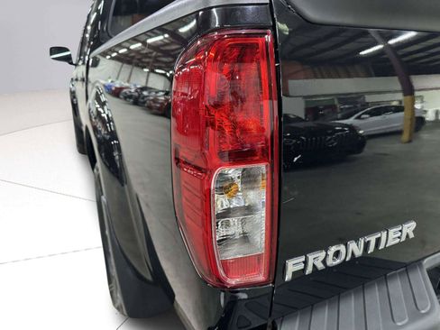Used 2017 Nissan Frontier PRO-4X w/ Pro-4x Luxury Package AWD/4WD image 12