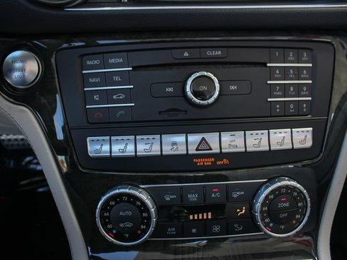 Used 2018 Mercedes-Benz SL 550 image 28