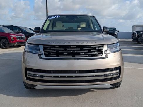 Used 2024 Land Rover Range Rover SE image 2