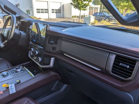 Used 2023 Ford Expedition Limited image 42