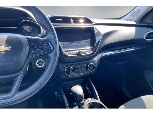 Used 2022 Chevrolet TrailBlazer LT w/ Convenience Package AWD/4WD image 9