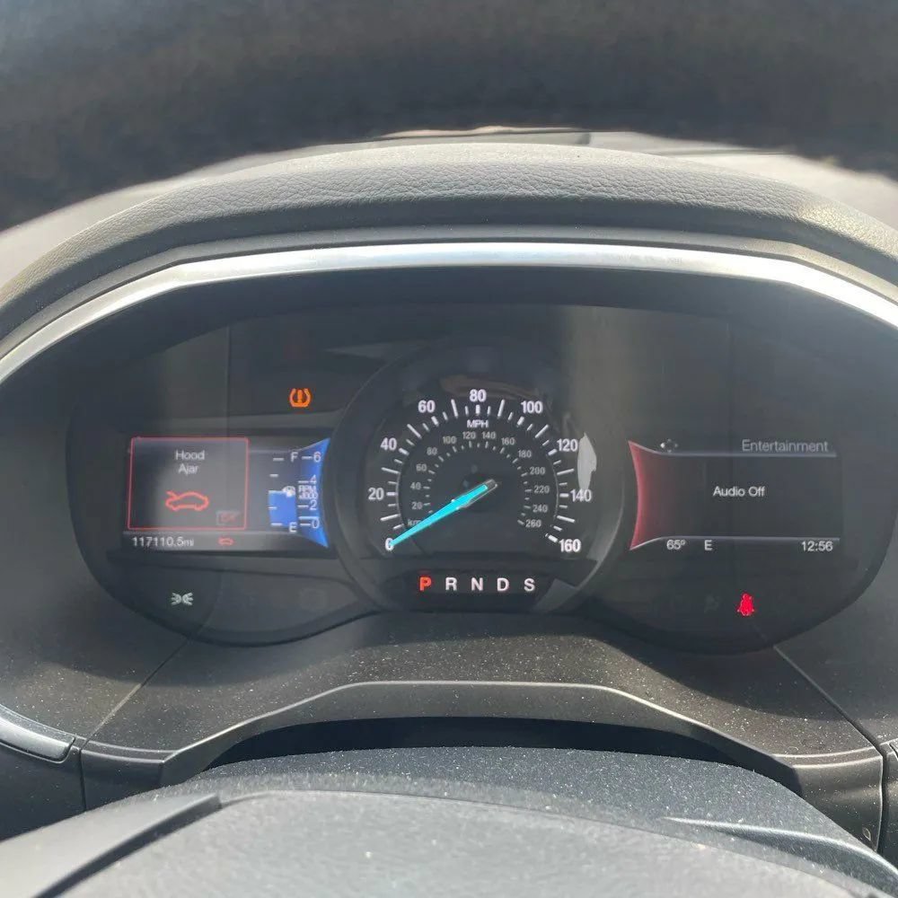 Used 2016 Ford Edge Titanium w/ Equipment Group 302A AWD/4WD image 31