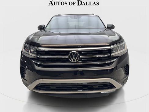 Used 2023 Volkswagen Atlas Cross Sport SE w/ Panoramic Sunroof Package FWD image 3