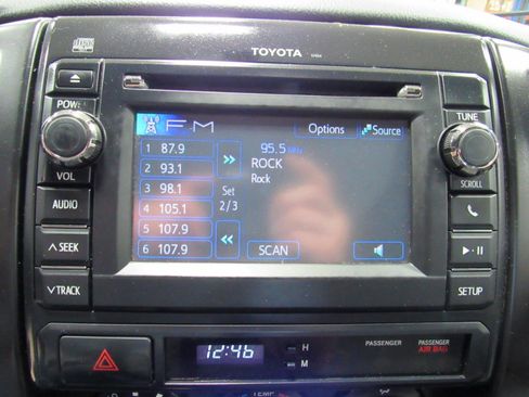 Used 2013 Toyota Tacoma 2WD Regular Cab image 19