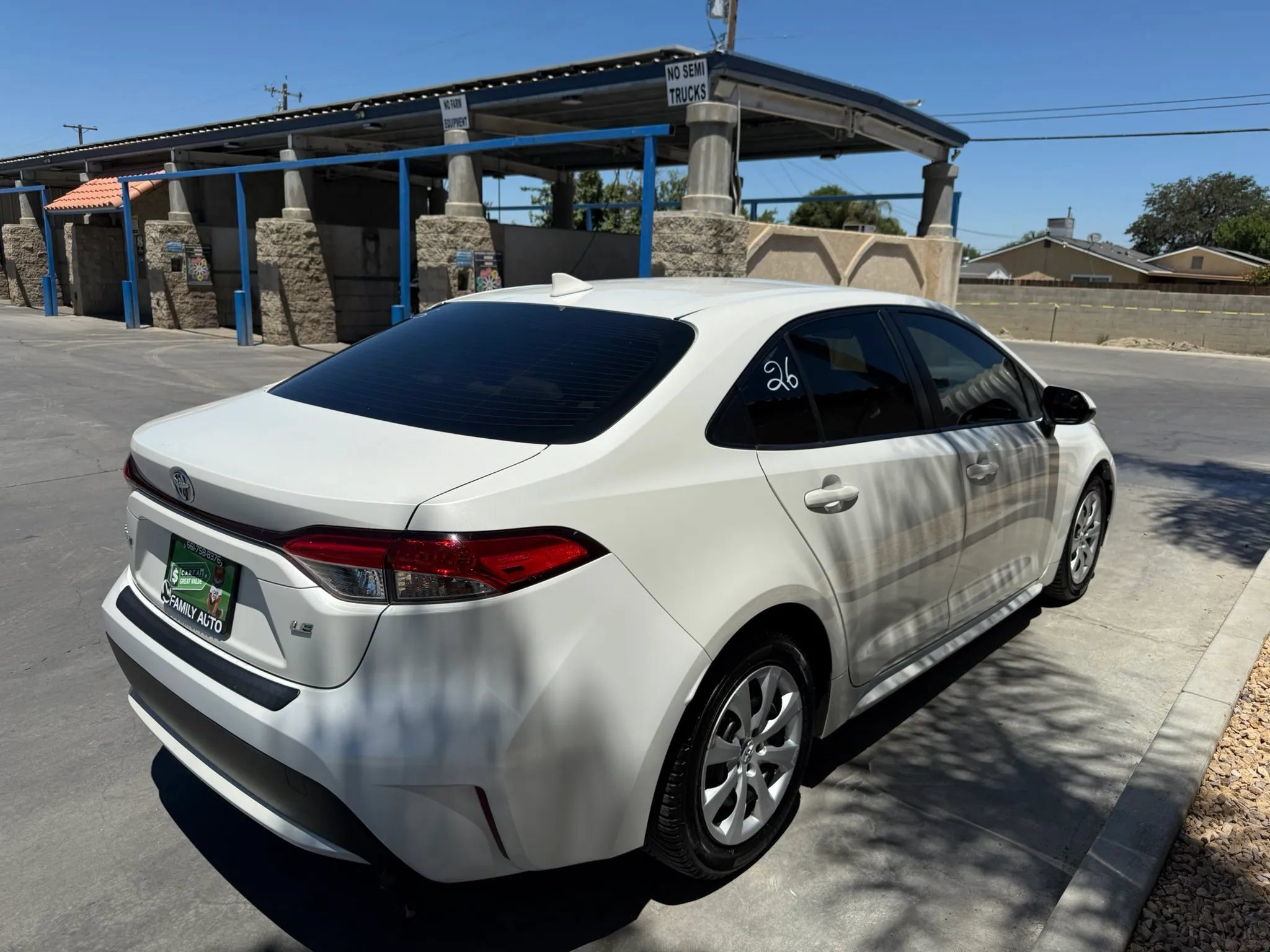 Used 2021 Toyota Corolla LE w/ Carpet Mat Package (TMS) FWD image 4