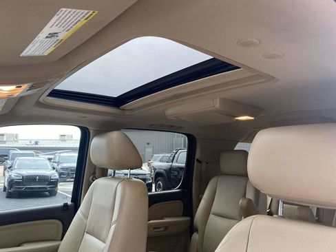Used 2013 GMC Yukon XL Denali image 17