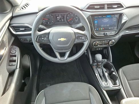 Used 2023 Chevrolet TrailBlazer LT w/ Convenience Package image 11