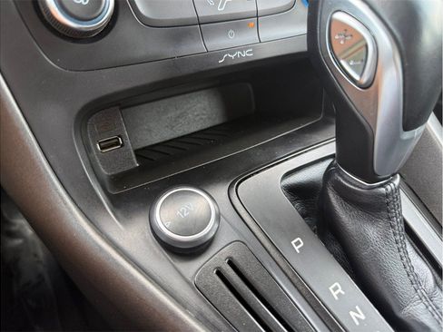 Used 2016 Ford Focus SE w/ Equipment Group 201A FWD image 28