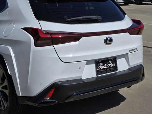 Used 2023 Lexus UX 250h F Sport FWD image 16