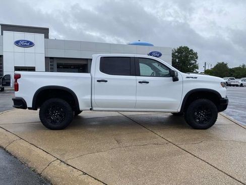 Used 2025 Chevrolet Silverado 1500 ZR2 w/ Technology Package AWD/4WD image 2