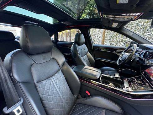 Used 2021 Audi S8 L w/ S8 Executive Package image 23
