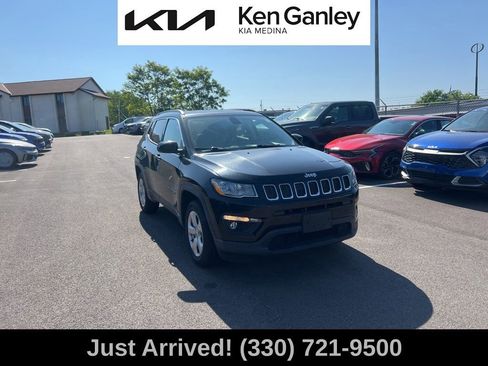 Used 2019 Jeep Compass Latitude AWD/4WD image 3