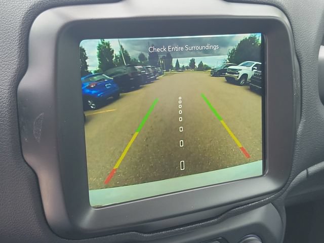 Used 2023 Jeep Renegade Latitude AWD/4WD image 17