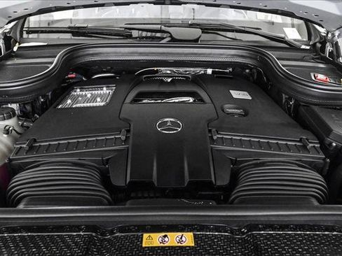 New 2026 Mercedes-Benz GLS 580 4MATIC image 25