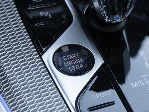 Certified 2022 BMW X5 xDrive40i w/ M Sport Package image 30