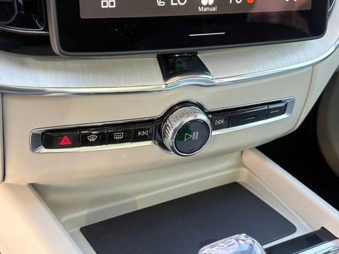 New 2026 Volvo XC60 B5 Ultra w/ Protection Package Premier image 22