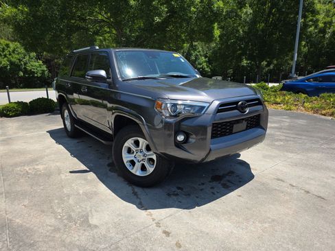 Used 2022 Toyota 4Runner SR5 Premium w/ Moonroof Package RWD image 1