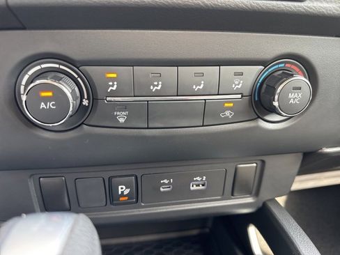 Used 2023 Nissan Frontier SV w/ Technology Package image 16