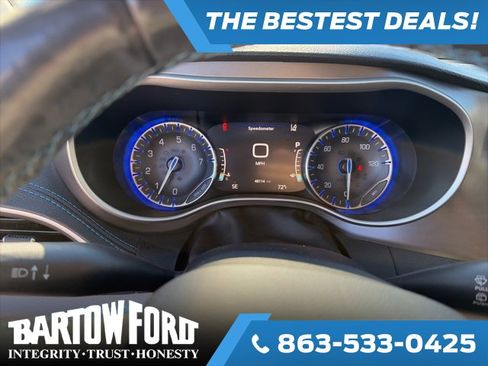 Used 2021 Chrysler Pacifica Touring-L w/ Uconnect Theater Family Group image 10