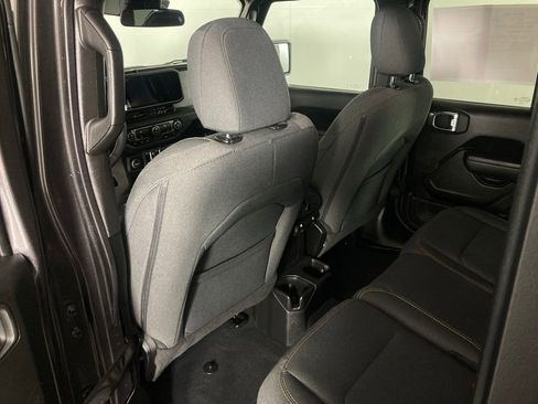 Used 2025 Jeep Wrangler Sport S image 14