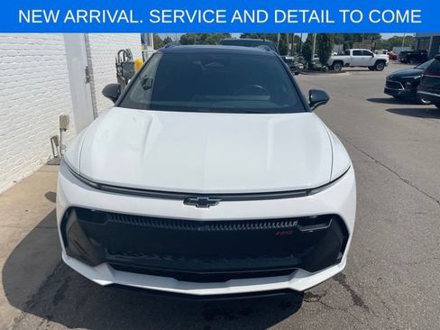 Used 2024 Chevrolet Equinox EV RS FWD image 1