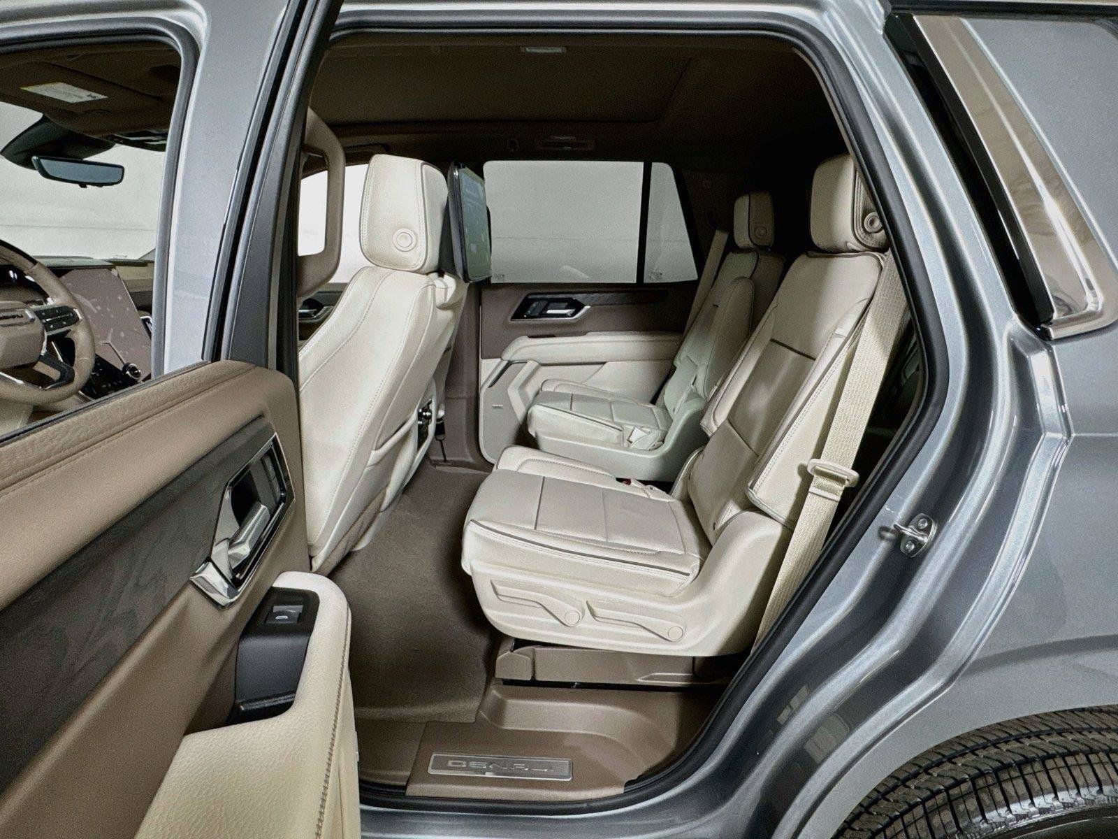 New 2026 GMC Yukon Denali w/ Denali Reserve Package AWD/4WD image 13
