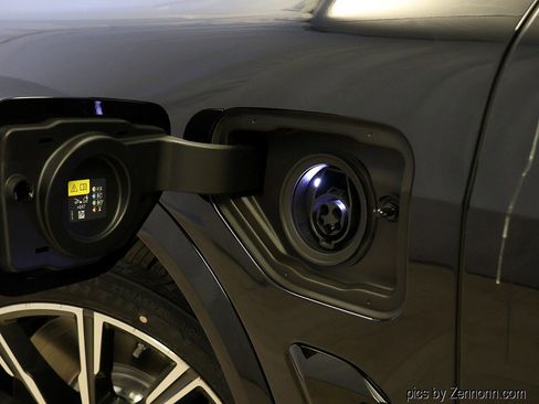 New 2026 BMW X5 xDrive50e w/ Executive Package image 10