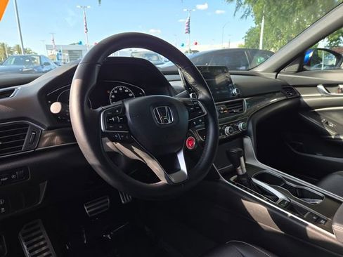 Used 2018 Honda Accord Sport image 12