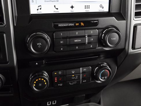 Used 2018 Ford F150 XLT w/ Equipment Group 302A Luxury image 17