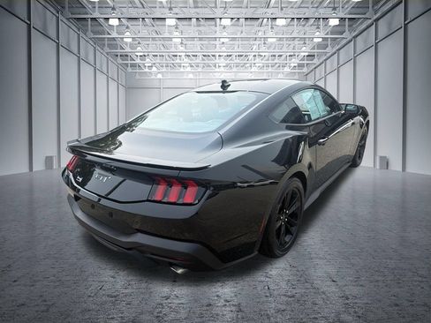 Used 2025 Ford Mustang GT RWD image 5